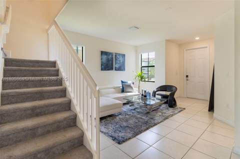 10966 W 33rd Way, Hialeah FL - photo 12 of 35