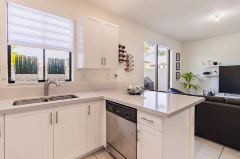 10966 W 33rd Way, Hialeah FL - photo 17 of 35