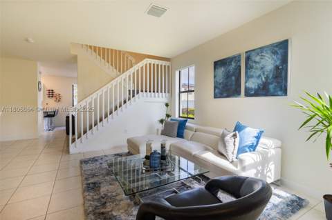 10966 W 33rd Way, Hialeah FL - photo 7 of 35