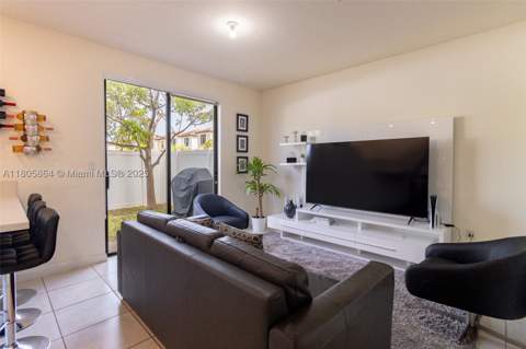 10966 W 33rd Way, Hialeah FL - photo 9 of 35