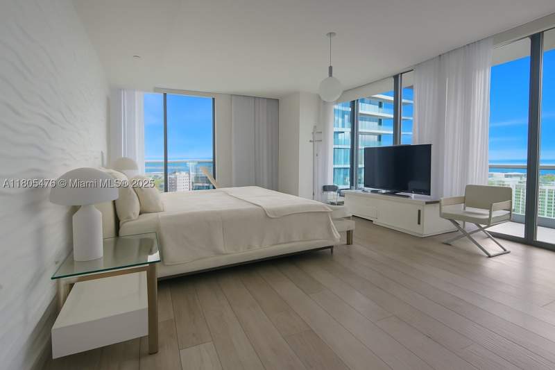 3 bedroom Condominium at 480 NE 31 St 2607, Gran Paraiso Condo, Miami — photo 2