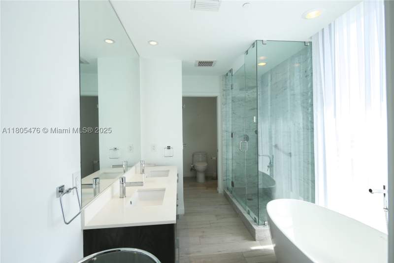 3 bedroom Condominium at 480 NE 31 St 2607, Gran Paraiso Condo, Miami — photo 3