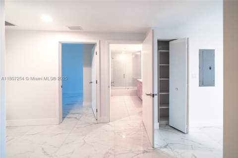 16385 Biscayne Blvd 417, North Miami Beach FL - photo 11 of 37