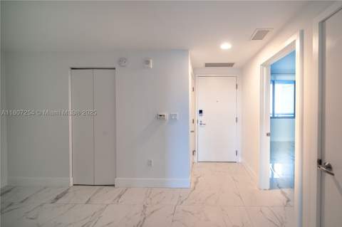 16385 Biscayne Blvd 417, North Miami Beach FL - photo 13 of 37