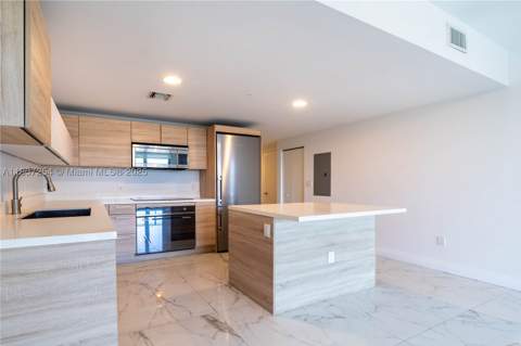 16385 Biscayne Blvd 417, North Miami Beach FL - photo 15 of 37