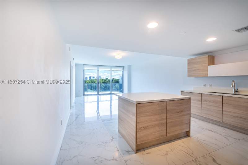 2 bedroom Condominium at 16385 Biscayne Blvd 417, The Harbour South Condo, North Miami Beach — photo 2