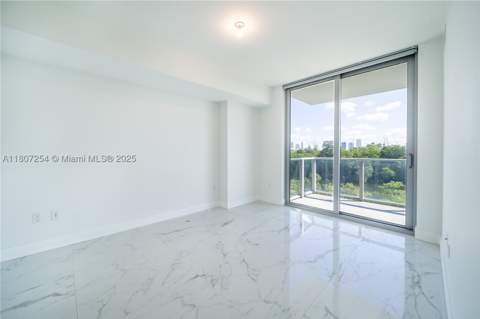 16385 Biscayne Blvd 417, North Miami Beach FL - photo 22 of 37