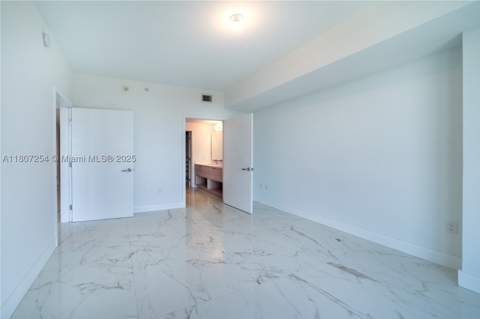 16385 Biscayne Blvd 417, North Miami Beach FL - photo 23 of 37