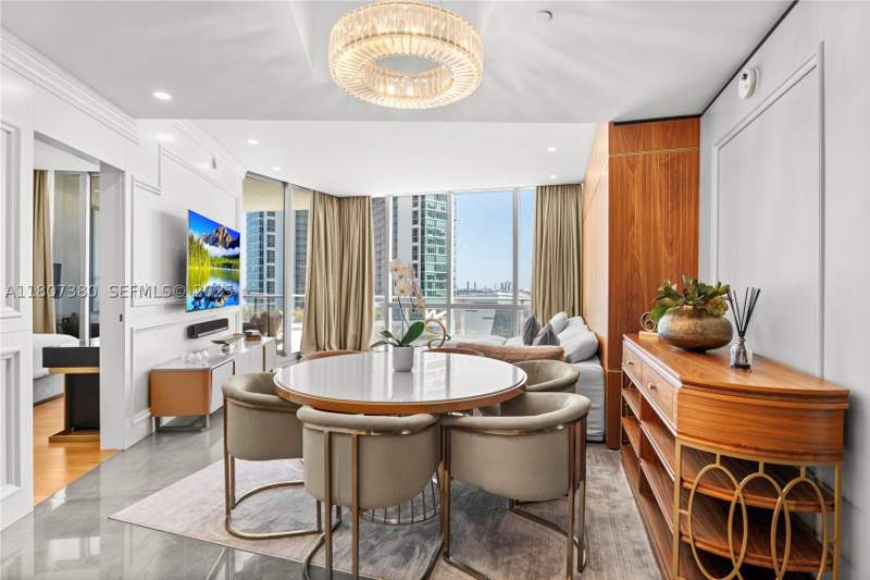 2 bedroom Condominium at 851 NE 1st Ave 1409, Paramount Miami Worldcent, Miami — photo 3