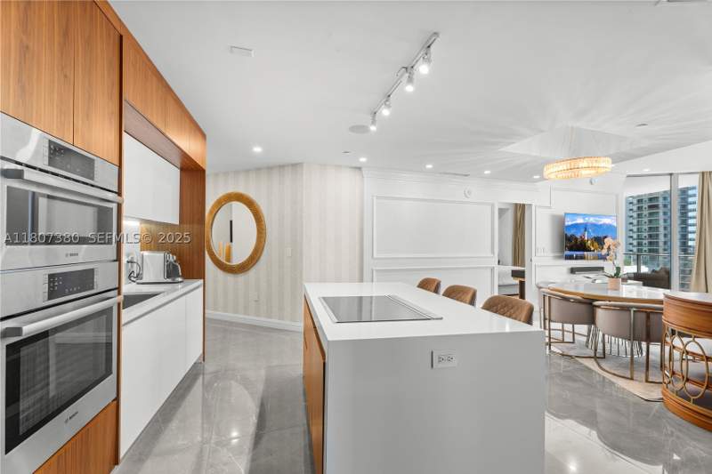 2 bedroom Condominium at 851 NE 1st Ave 1409, Paramount Miami Worldcent, Miami — photo 5