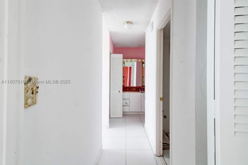 1 bedroom Condominium at 7135 Collins Ave 934, Burleigh House Condo, Miami Beach — photo 5