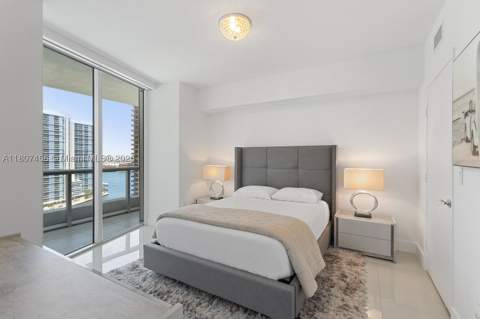495 Brickell Ave 2304, Miami FL - photo 13 of 33