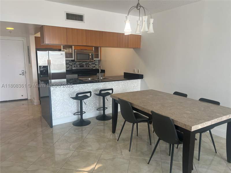 1 bedroom Condominium at 1750 N Bayshore Dr 1410, Opera Tower Condo, Miami — photo 3