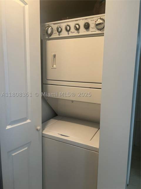 1750 N Bayshore Dr 1410, Miami FL - photo 8 of 11
