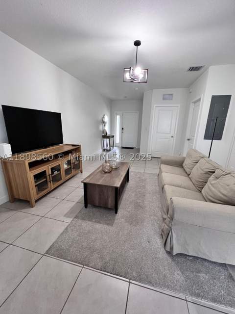 245 NE 3rd Ct, Florida City FL - photo 12 of 17