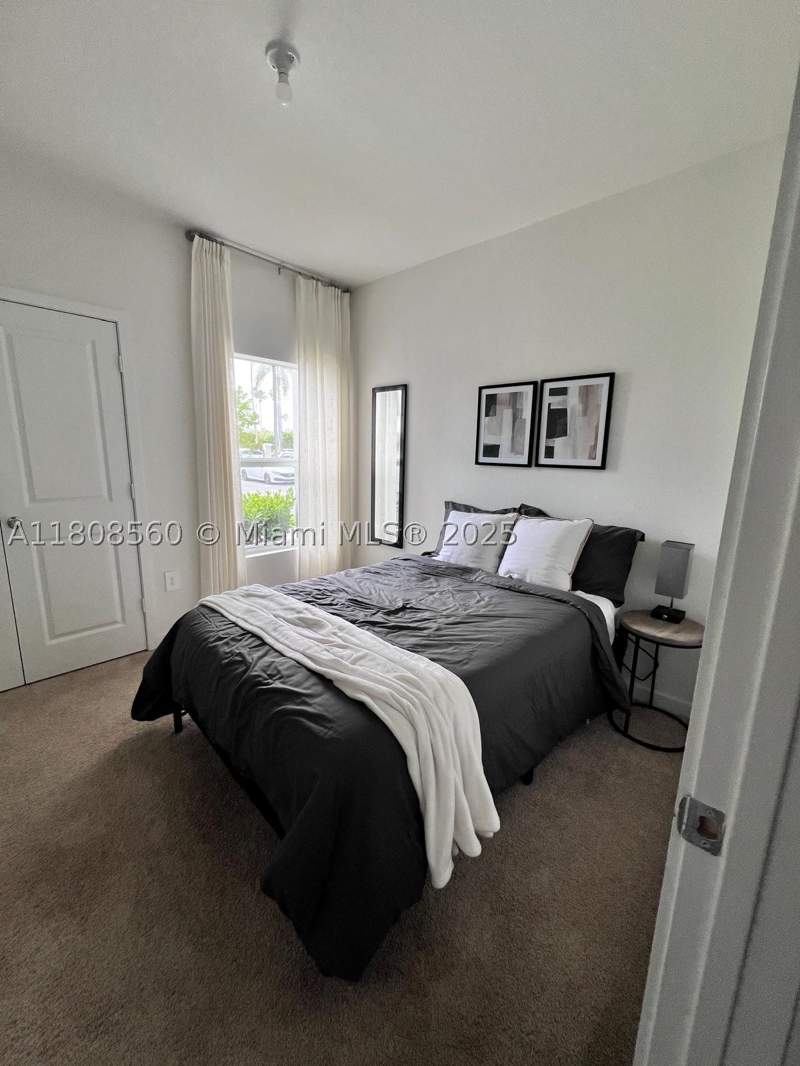 3 bedroom Townhouse at 245 NE 3rd Ct, Miami Land And Developmen, Florida City — photo 2