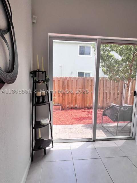 245 NE 3rd Ct, Florida City FL - photo 6 of 17
