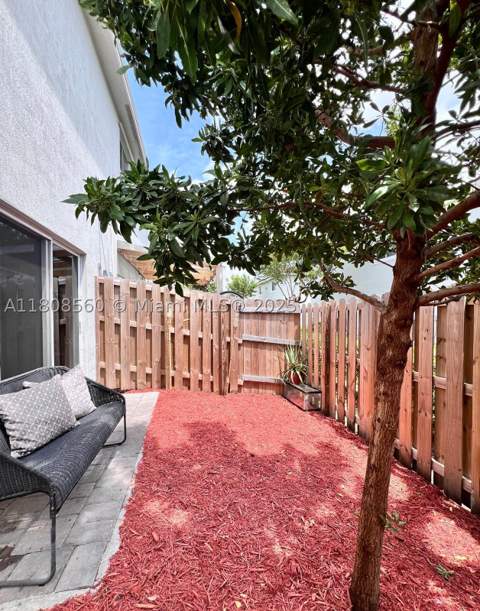 245 NE 3rd Ct, Florida City FL - photo 7 of 17