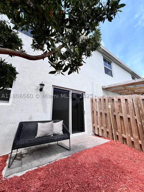 245 NE 3rd Ct, Florida City FL - photo 8 of 17