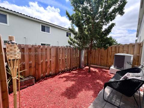 245 NE 3rd Ct, Florida City FL - photo 9 of 17