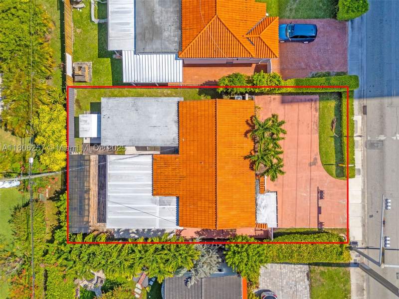 3 bedroom SingleFamilyResidence at 1901 SW 37th Ave, Coral Gate Sec C, Miami — photo 4