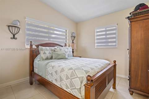 881 NW 177th Ter, Miami Gardens FL - photo 10 of 24