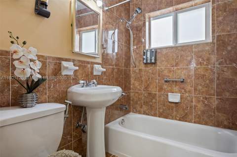 881 NW 177th Ter, Miami Gardens FL - photo 12 of 24