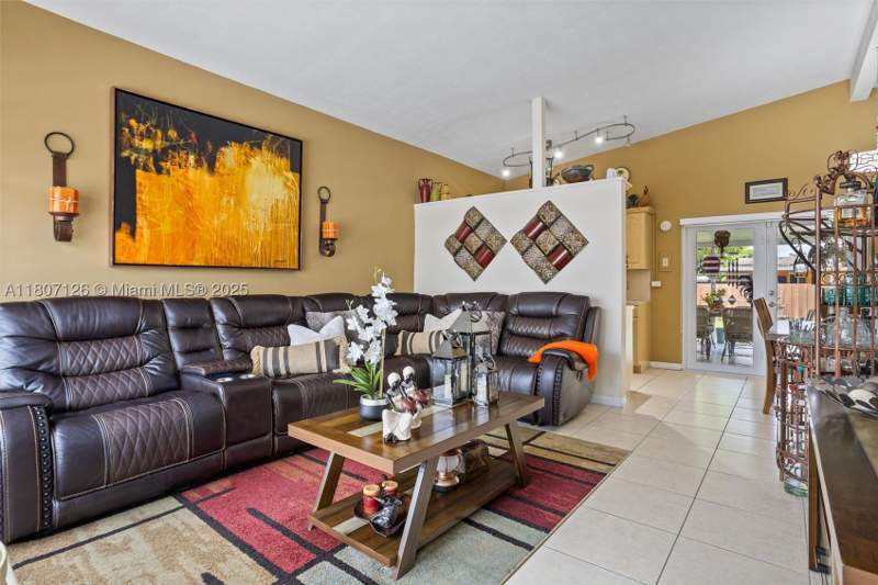 4 bedroom SingleFamilyResidence at 881 NW 177th Ter, Scott Lake Manor Sec 2, Miami Gardens — photo 3