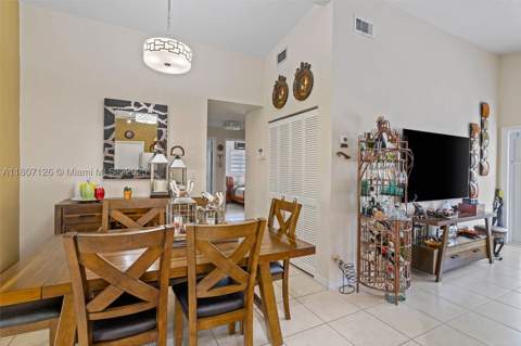 881 NW 177th Ter, Miami Gardens FL - photo 8 of 24