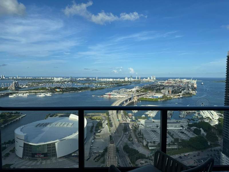 3 bedroom Condominium at 159 NE 6th St 4215, Natiivo Miami Residences, Miami — photo 2