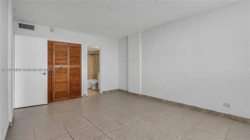 2 bedroom Condominium at 3660 NE 166th St 603, Eastern Shores White Hous, North Miami Beach — photo 4
