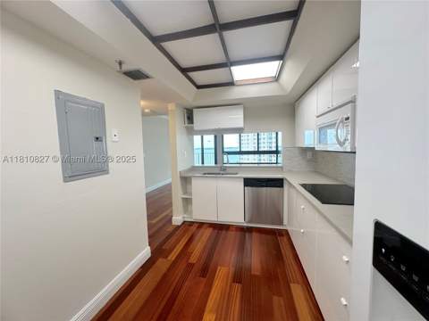 520 Brickell Key Dr A811, Miami FL - photo 20 of 50