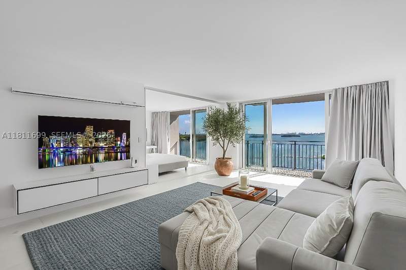 1 bedroom Condominium at 770 NE 69th St 6C, Palm Bay Condominium, Miami — photo 2