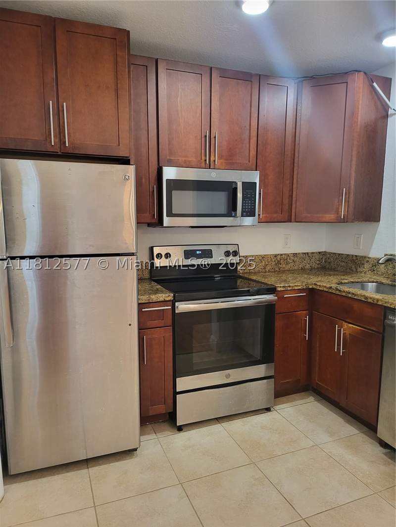 2 bedroom Condominium at 340 84th St 2, Ritz Royal Palm Condo, Miami Beach — photo 4