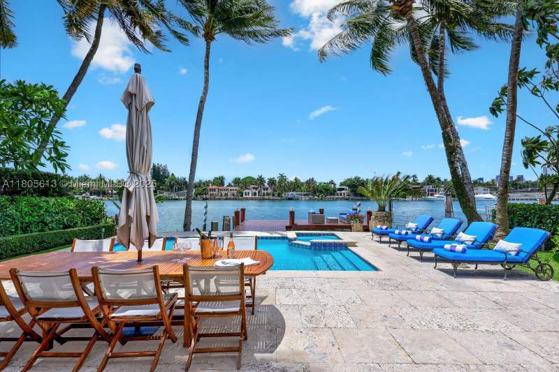 4 bedroom SingleFamilyResidence at 56 S Hibiscus Dr, Hibiscus Island, Miami Beach — photo 2