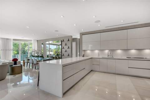 420 Island Dr, Key Biscayne FL - photo 15 of 82