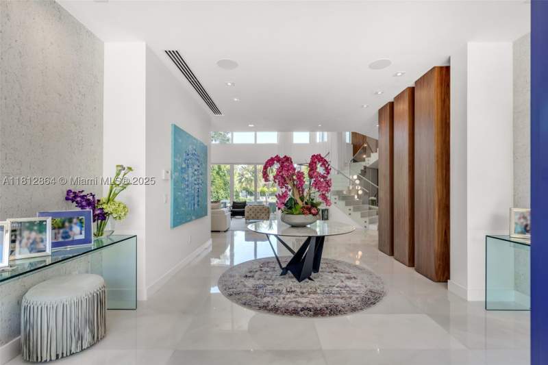 6 bedroom SingleFamilyResidence at 420 Island Dr, Cape Florida Sub Sec 1, Key Biscayne — photo 5