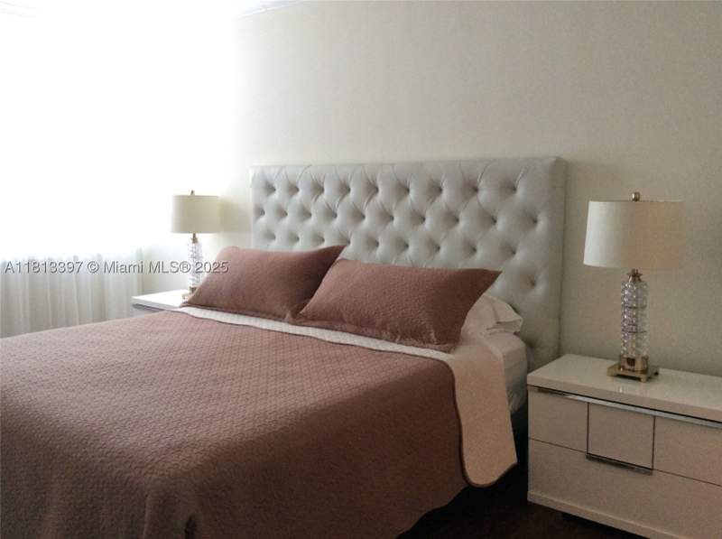 2 bedroom Condominium at 100 Lincoln Rd 1214, The Decoplage Condo, Miami Beach — photo 2