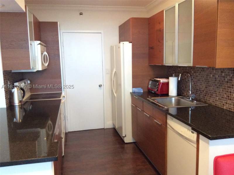 2 bedroom Condominium at 100 Lincoln Rd 1214, The Decoplage Condo, Miami Beach — photo 3