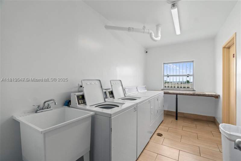 2 bedroom Condominium at 1455 N Treasure Dr 3R, Island Place At North Bay, North Bay Village — photo 5