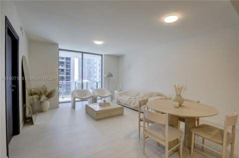 1000 Brickell Plz 2705, Miami FL - photo 14 of 37