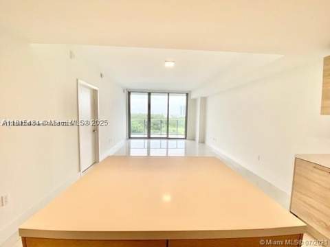 16385 Biscayne Blvd 702, North Miami Beach FL - photo 11 of 46