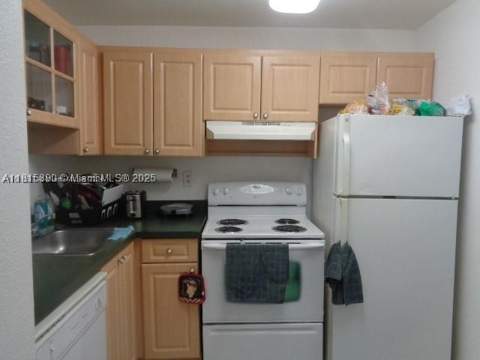 9320 Fontainebleau Blvd 503, Miami FL - photo 10 of 21