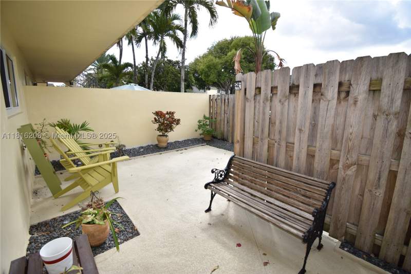 2 bedroom Condominium at 8469 SW 137th Ave 8469, Kendale Lk Townhouse Cond, Miami — photo 2