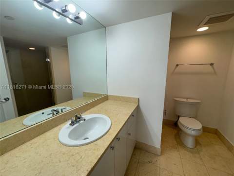 19900 E Country Club Dr 209, Aventura FL - photo 11 of 13