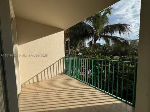 19900 E Country Club Dr 209, Aventura FL - photo 12 of 13