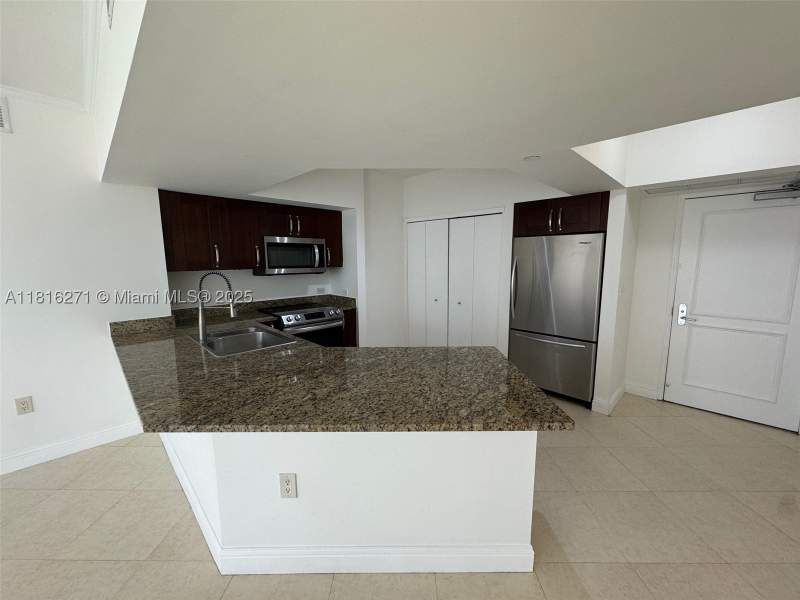 2 bedroom Condominium at 19900 E Country Club Dr 209, Turnberry Vlg No Tower Co, Aventura — photo 3