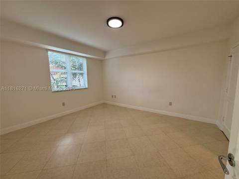 19900 E Country Club Dr 209, Aventura FL - photo 6 of 13