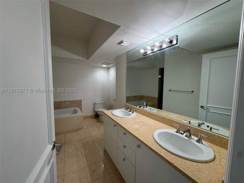 19900 E Country Club Dr 209, Aventura FL - photo 8 of 13