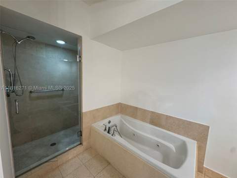 19900 E Country Club Dr 209, Aventura FL - photo 9 of 13